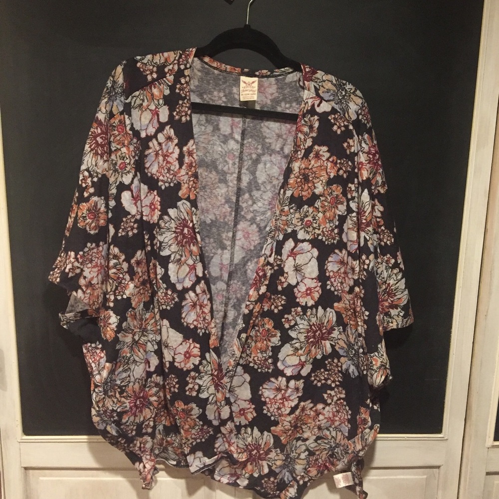 Short sleeve cardigan/kimono